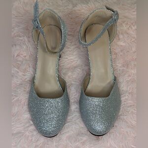 Elegant Silver Glitter Women's Shoes, never worn